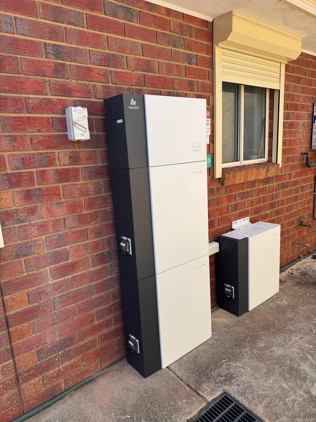 27 kWh AlphaESS battery installation in Berwick